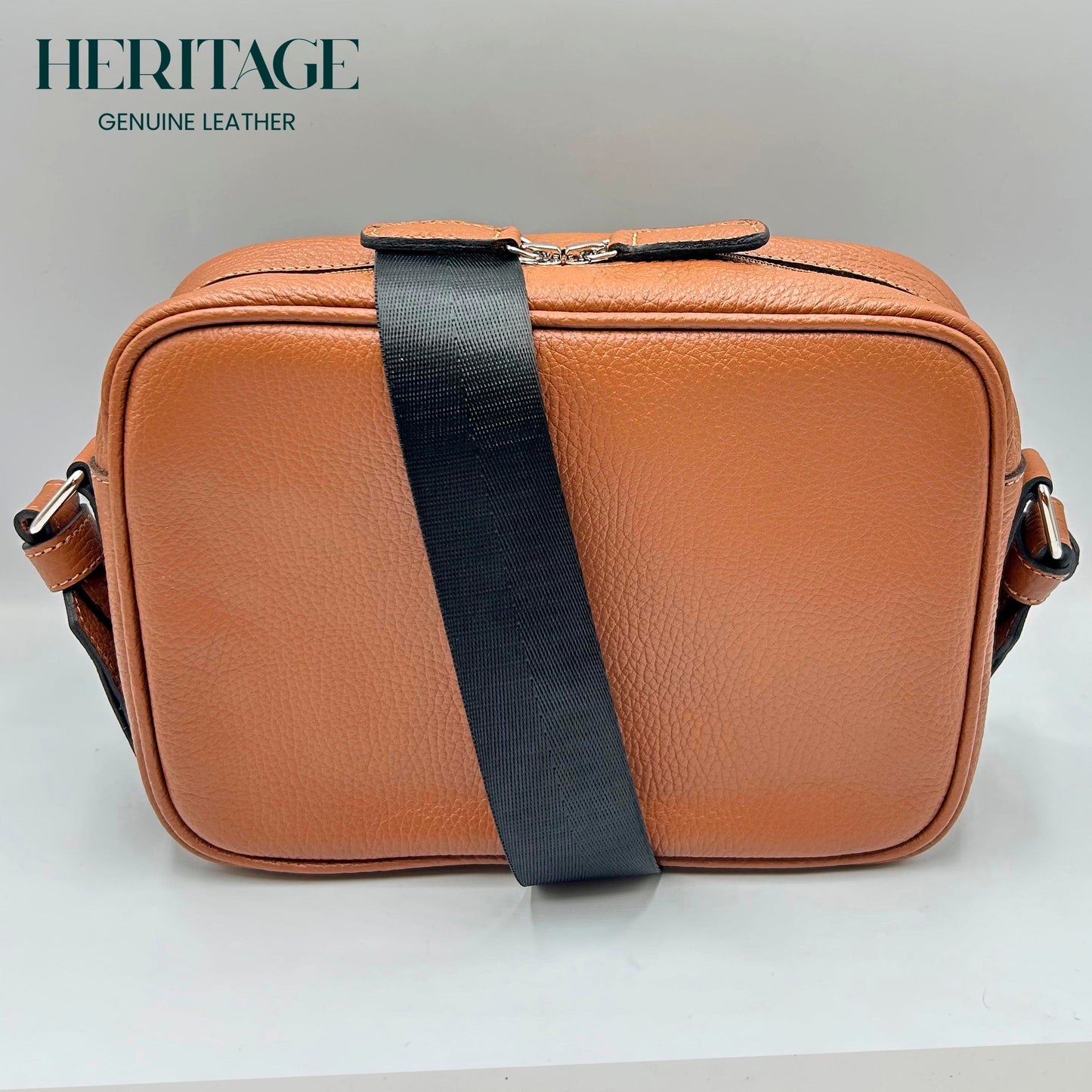 Camera Bag Monaco Mediana con Cinta Cuero Granulado Whisky Heritage