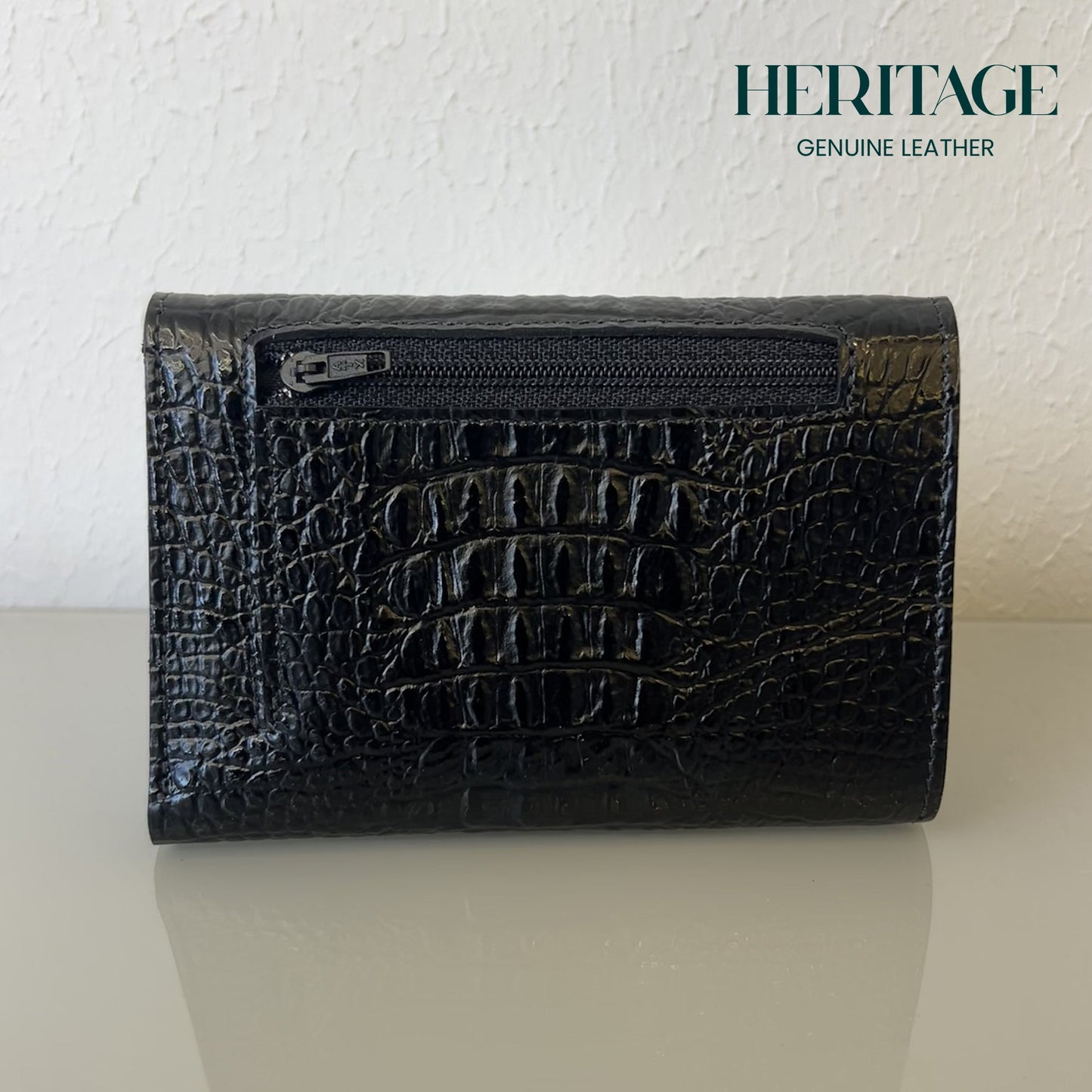 Billetera Vertical con Broche Cuero Charol Negro Heritage