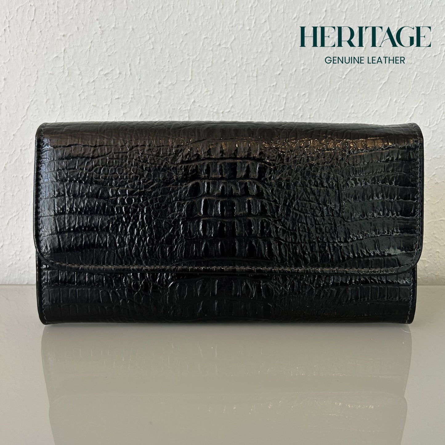 Billetera con Broche en  Cuero Charol Negro Heritage