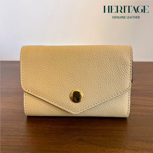 Billetera Vertical con Broche Cuero Granulado Arena Heritage