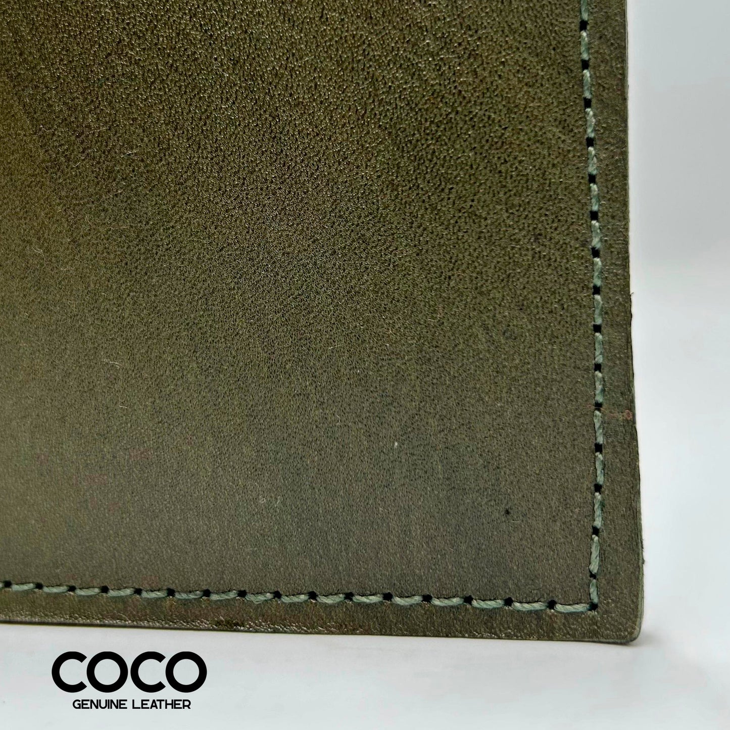 Billetera Bifold Cuero Full Grain Oliva COCO