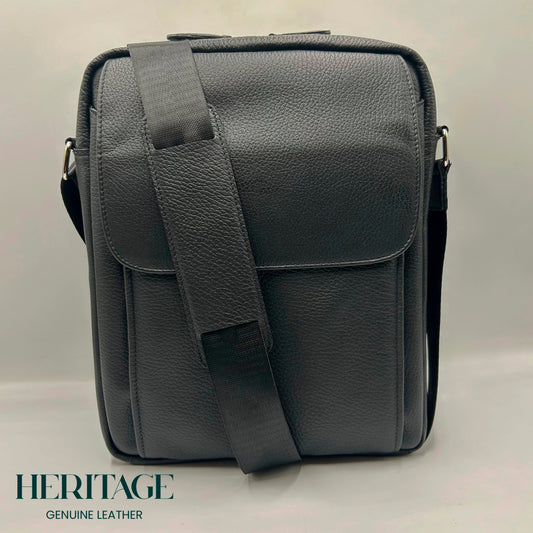 Morral tamaño Carta con Solapa Cuero Granulado Negro